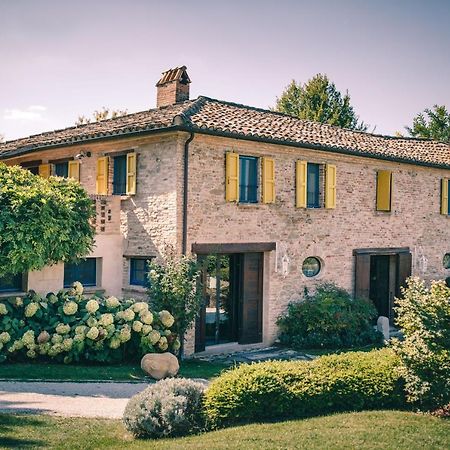 Tenuta Santi Giacomo E Filippo Urbino Extérieur photo